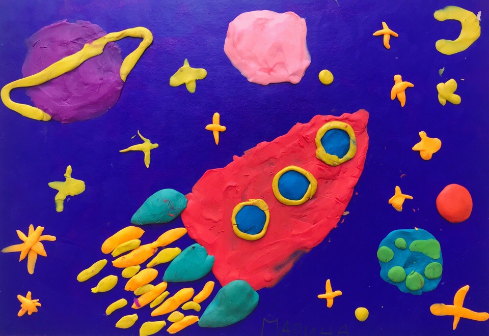 Детское творчество космос. Ракета в космосе пластилинография. Пластилинография по теме космос в старшей группе. Рисование пластилином в детском саду. Космос из пластилина для детей.
